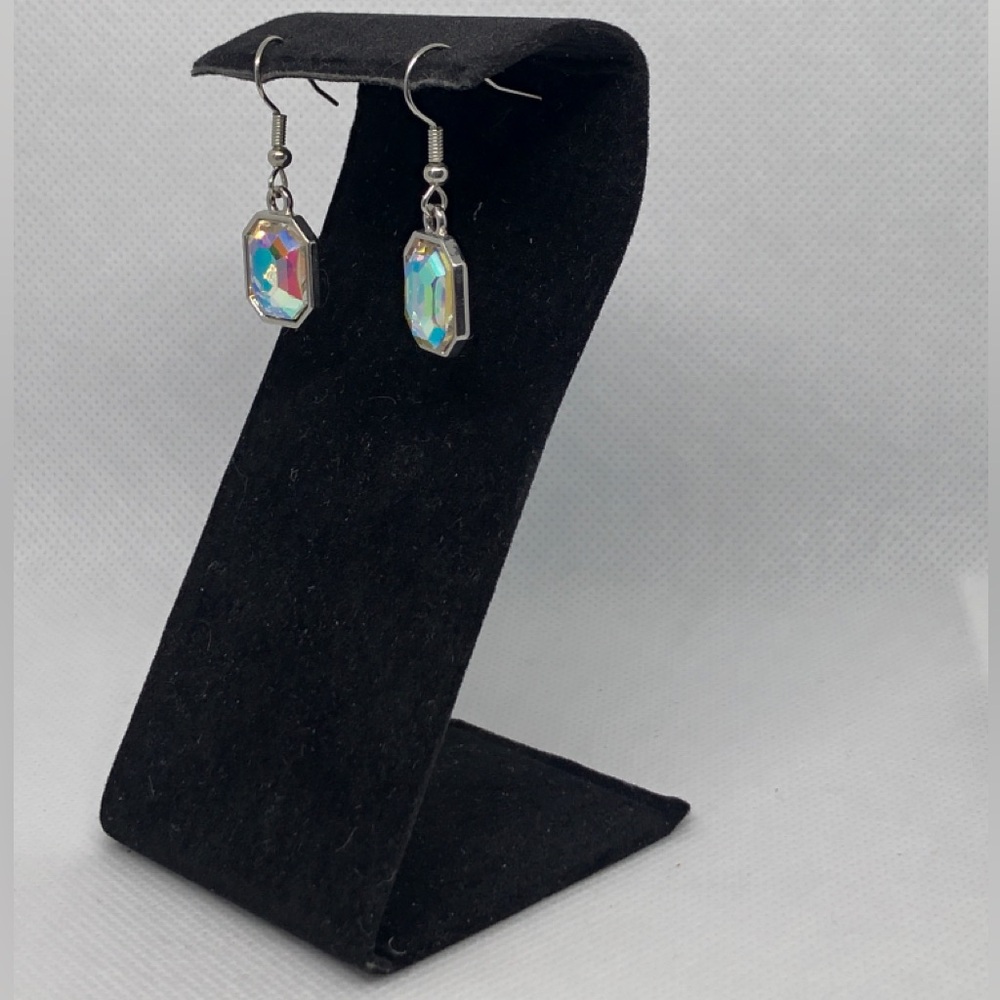 🕸️ Silver Octagonal Dangle Earrings W/ Beautifully Iridescent Rhinestones - Picture 3 of 5